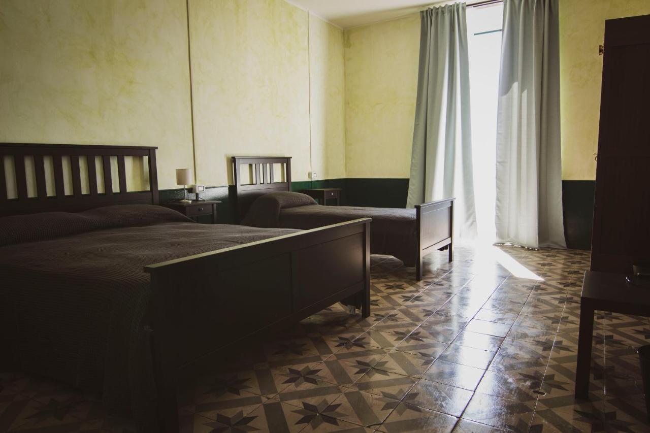 B&B Le Finestre Sul Mare Таранто Экстерьер фото